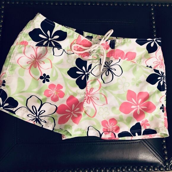 3/$15 Girls Hibiscus Xhilaration Board Shorts L - Picture 1 of 3